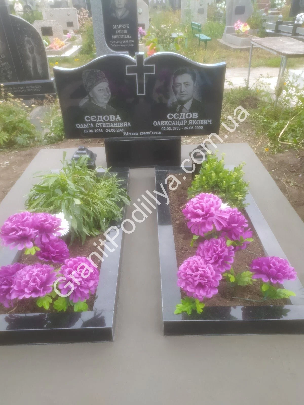 Подвійний пам'ятник з граніту - Кам'янець-Подільський | GranitPodillya